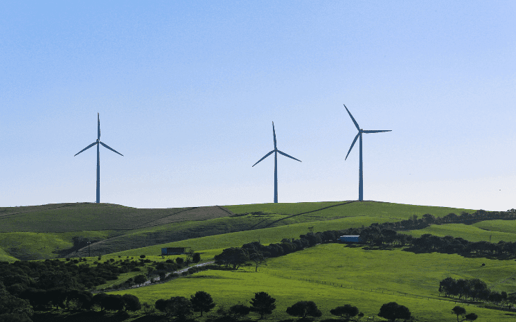 eoliennes sur une colline