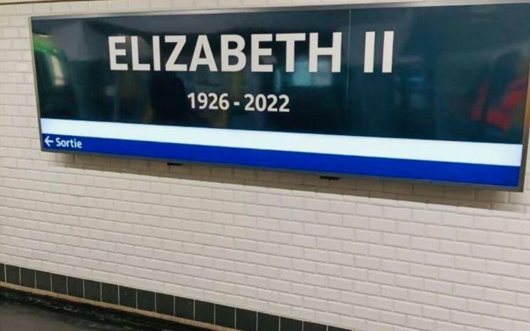 Pour ses funérailles, la station de métro Georges V porte le nom d’Elizabeth II.