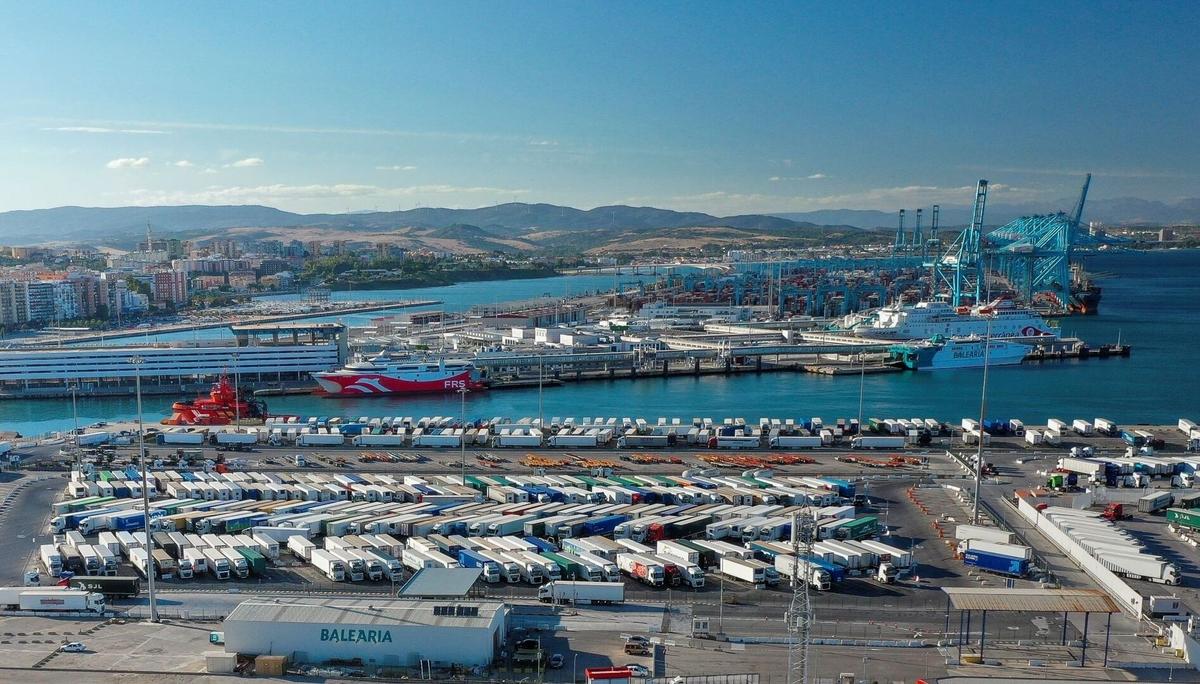 Bateaux, containers, Port d’Algeciras