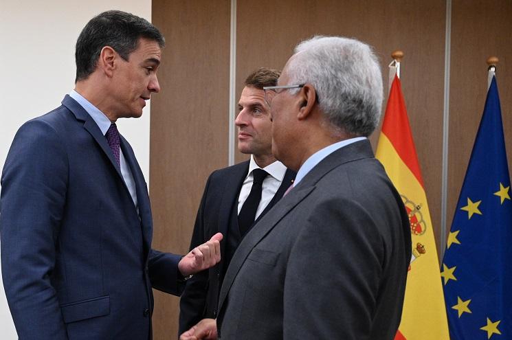 pedro sanchez, emmanuel macron et antonio costa lors de la réunion sur le MidCat, corridor hydrogène