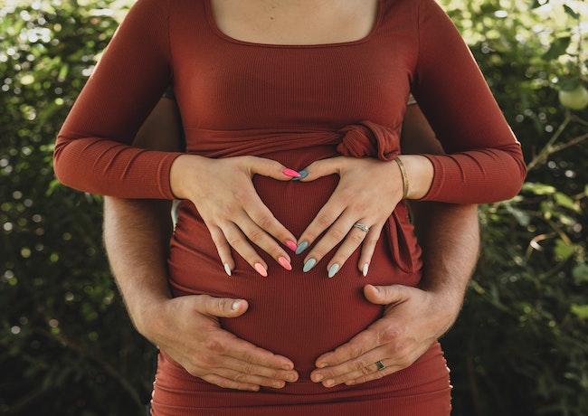 une femme enceinte