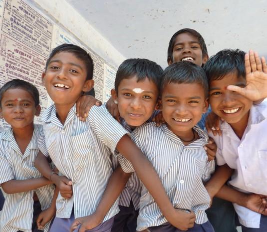 Des écoliers dans le Tamil Nadu