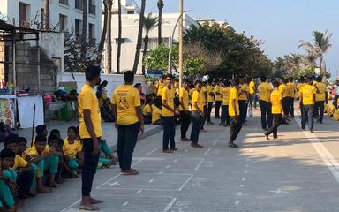 Démonstration de Silambam par les écoliers de Pondichéry