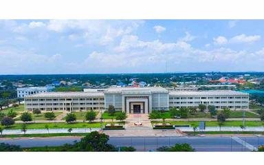 université de battanbang