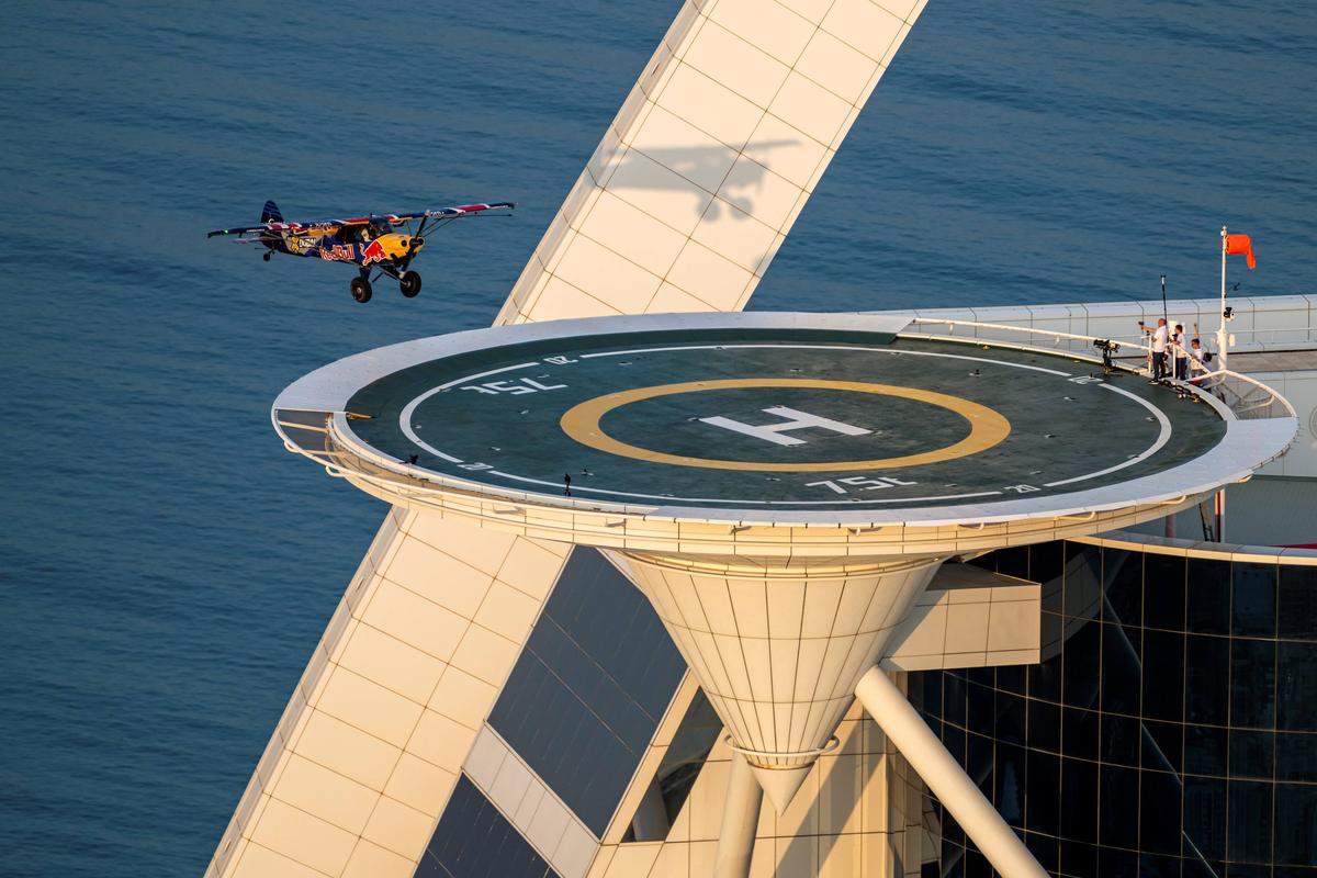 Atterrissage sur le Burj al-Arab