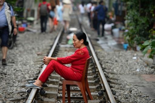 la voie de chemin de fer à Hanoi 