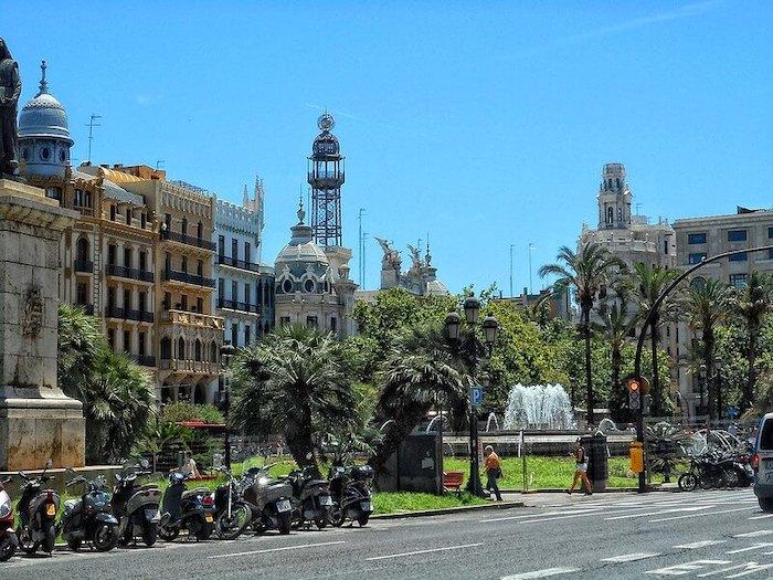 la place de la mairie de Valencia 