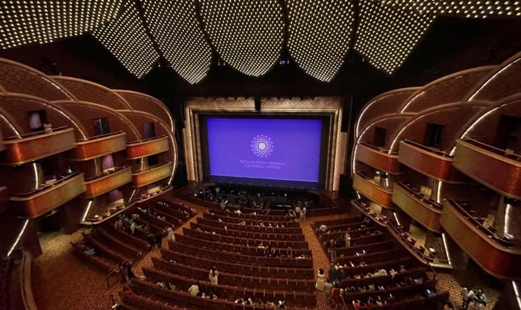 Le grand théâtre du tout nouveau Nita Mukesh Ambani Cultural Centre à Mumbai