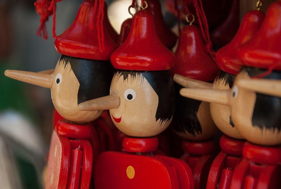 marionnettes de Pinocchio en bois