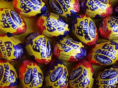 Un tas de Cadbury Creme Eggs