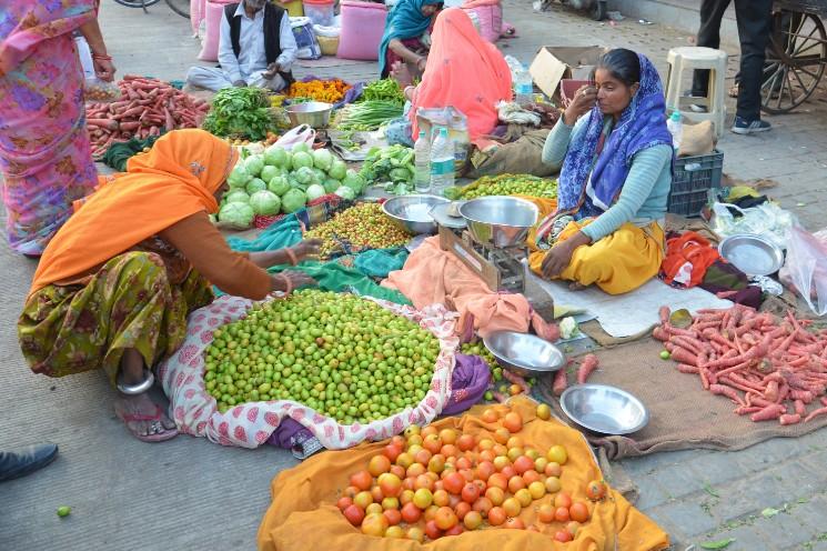 Un marché dans la rue à Jaipur en Inde