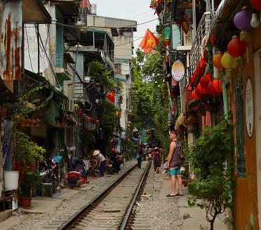 La rue train hanoi septembre 2023