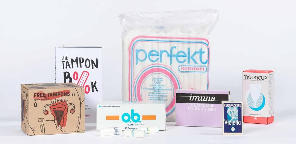 photo exposant des produits de menstruations