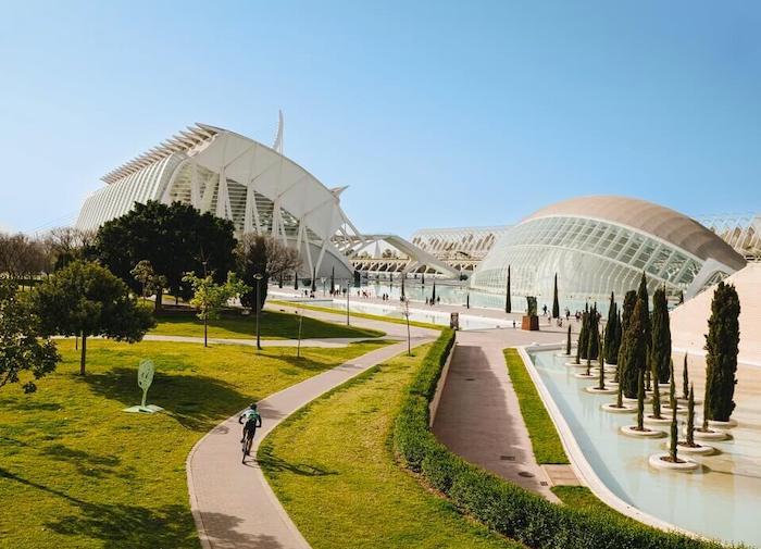 la cité des arts et des sciens à valencia, une des meilleures villes au monde en 2024