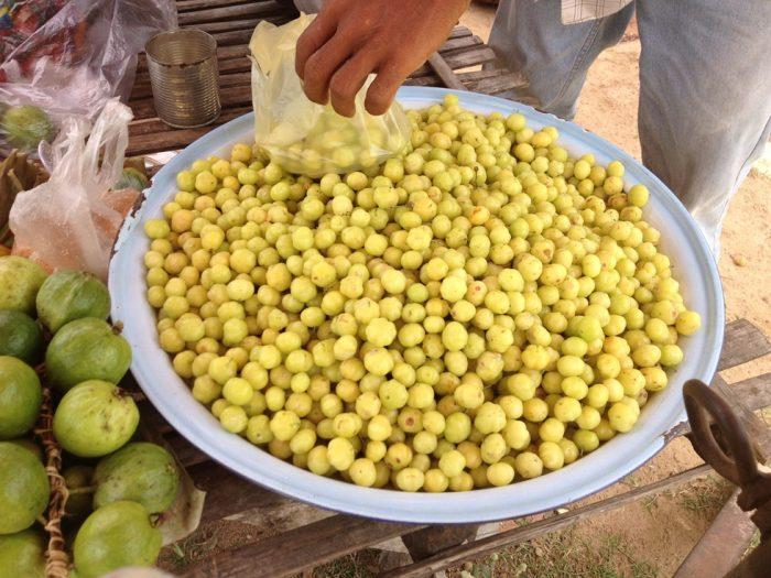 Girembelles vendues sur un marché de Phnom Penh (Photographie Pascal Médeville)