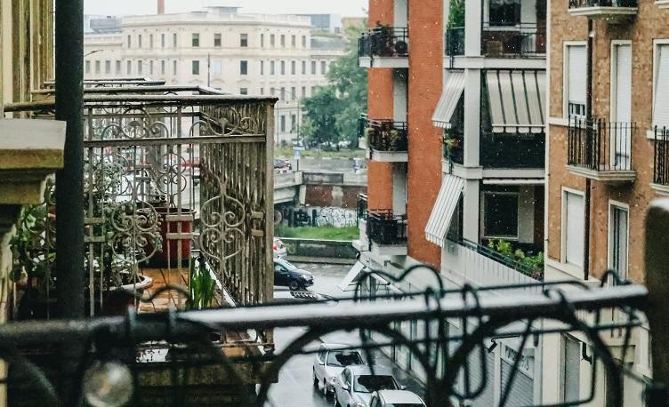 immeubles avec balcon à turin en Italie