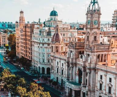 plaza del ayuntamiento de valencia en espagne