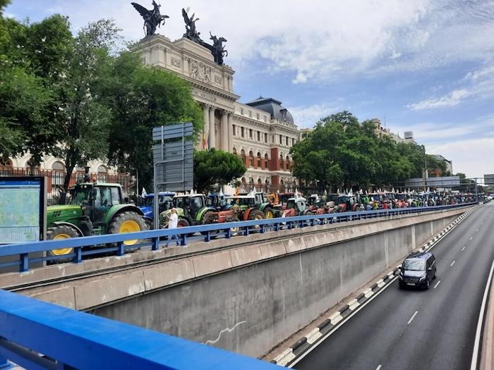 Manifestation des agriculteurs devant ministere agriculture Espagne