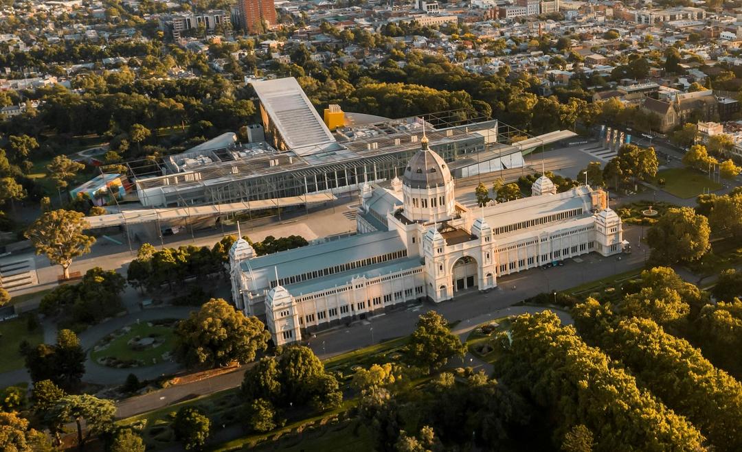 Musée de Melbourne, dans les Jardins de Carlton, à l'arrière du Royal Exhibition Building