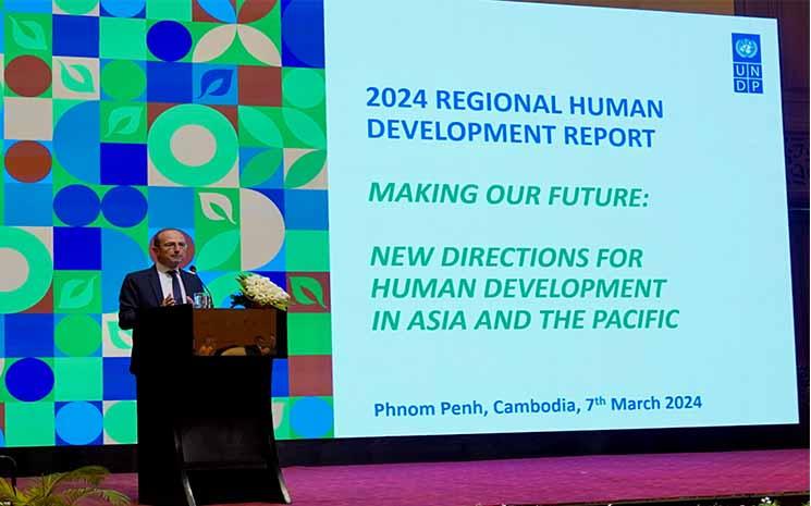 Mr. Christophe Bahuet, UNDP Deputy Regional Director, Asia and the Pacific &amp; Director, UNDP Bangkok Regional Hub gives presentation on Regional Human Development Report 3