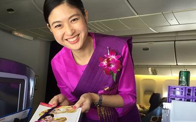 Thai-Airways-hotesse-orchidee