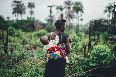 Femme Africaine avec son bébé