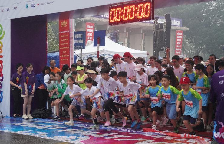 La course de la francophonie a réuni 1 800 participants à Hanoï