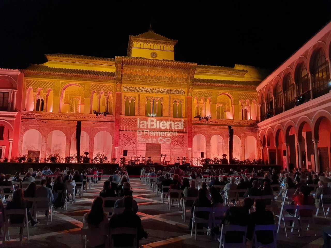 Spectacle de la Biennale de Flamenco Real Alcázar , Patio de Banderas, Séville. 