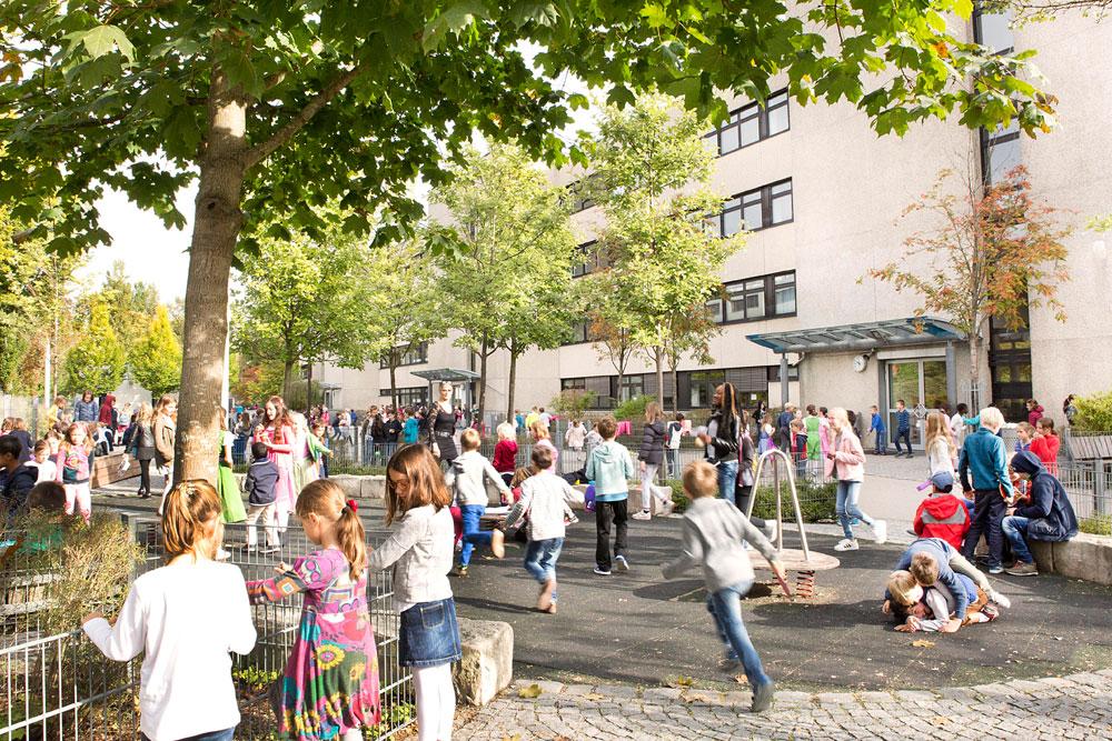 la cour de récréation du primaire lycée jean renoir de Munich