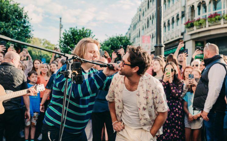 Homecoming Lucy, Foster Niall &amp; Lewis, Grafton Street, Busking