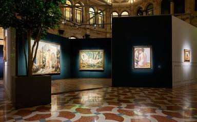 tableaux exposés dans un musée