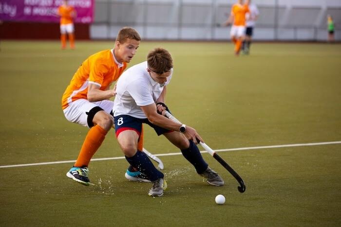 des jours de hockey sur gazon lors d'un tournoi à valencia