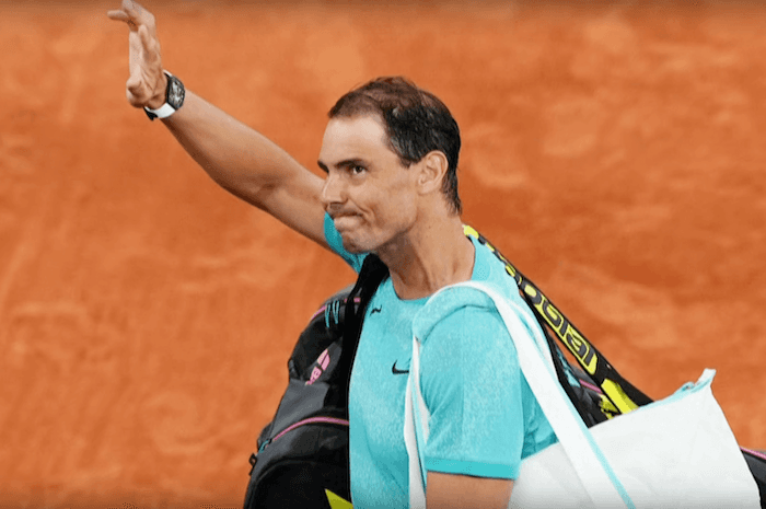 nadal disant adieu sur le court de roland garros