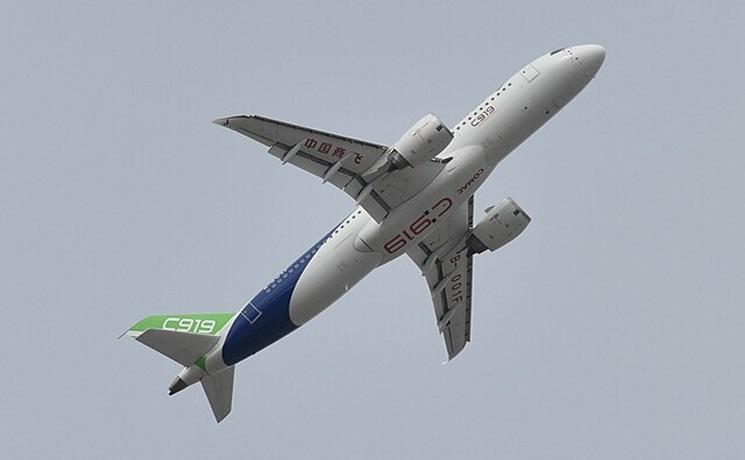 C919 quittant l'aeroport de Hong Kong. Decembre 2023 @wikicommons