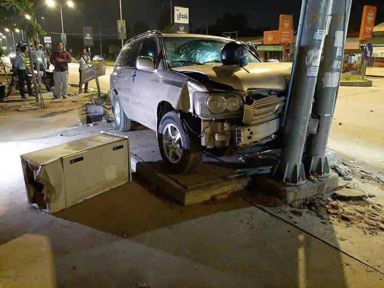 Police de Phnom Penh, voiture accidentée