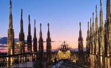 terrasses du Duomo de Milan au coucher du soleil