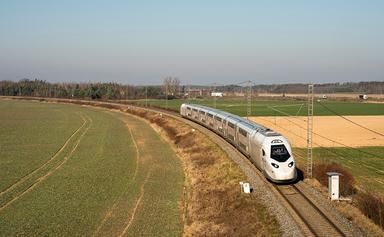 train TGV Alstom dans la campagne crédit - Julien Goldstein - Alstom  (3)