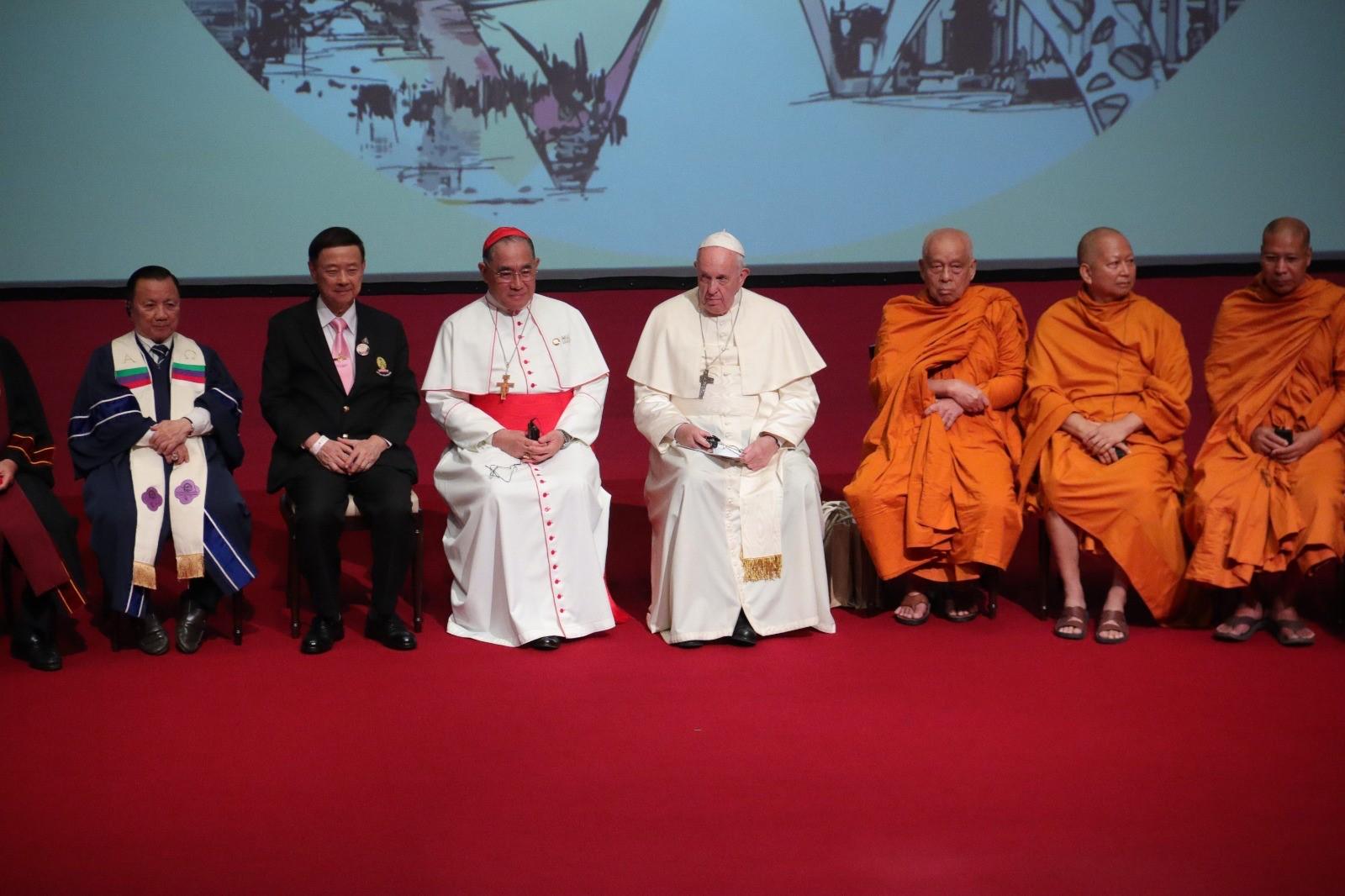 Le pape effectue un voyage de 12 jours en Asie.