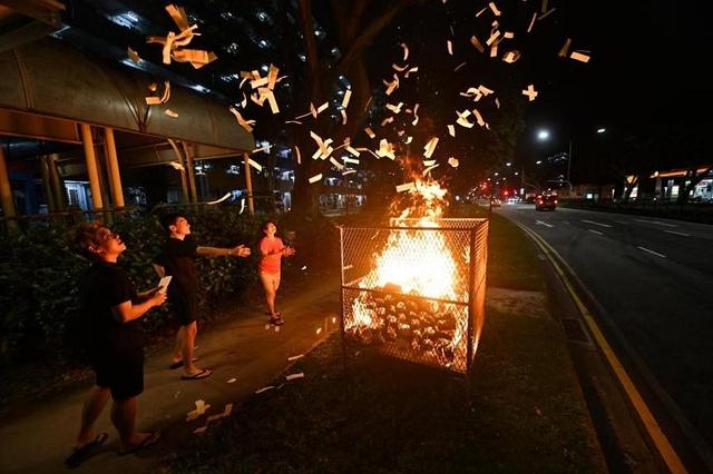 Les fantômes affamés courent les rue de Singapour jusqu'au 4 septembre.