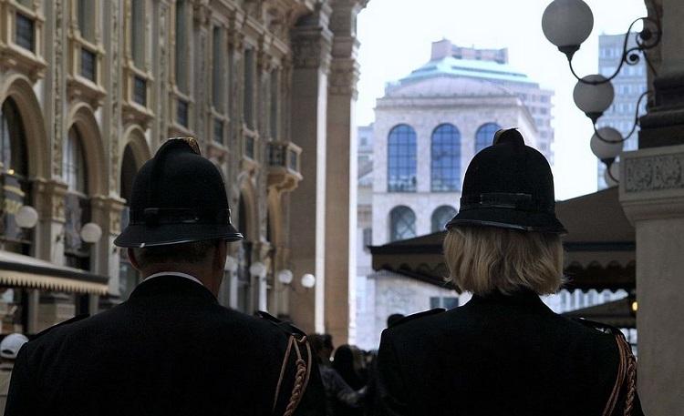 Deux policiers Ghisa