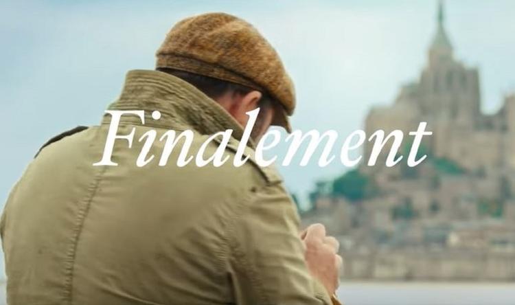 kad merad devant mont saint michel dans le film finalement