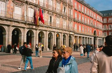 les personne a la plaza mayor de madrid