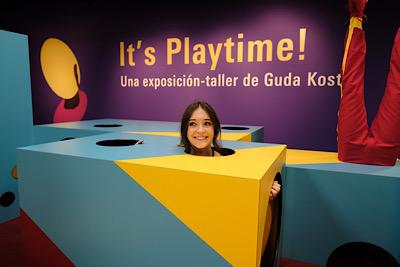 Le Centre Pompidou Málaga présente dansl'Espace Jeune, “It's Playtime!', un nouvel atelier d'exposition imaginé par Guda Koster qui invite à entrer dans un univers ludique et énigmatique, avec sept sculptures-jeu qui offrent des possibilités infinies d'interaction