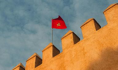 Drapeau du Maroc au coucher du Soleil