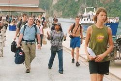 Touristes-koh-Phi-Phi