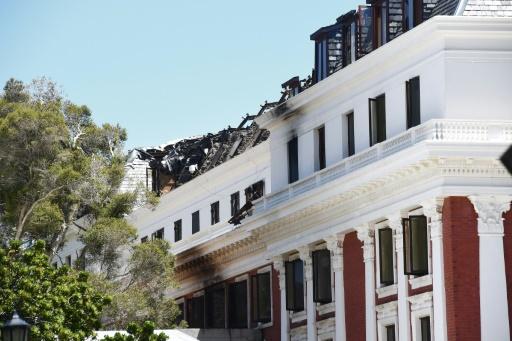 L'incendie au parlement sud-africain maitrisé 