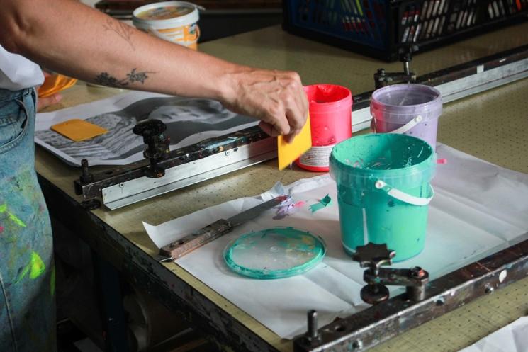 Adeline Meilliez dans son atelier