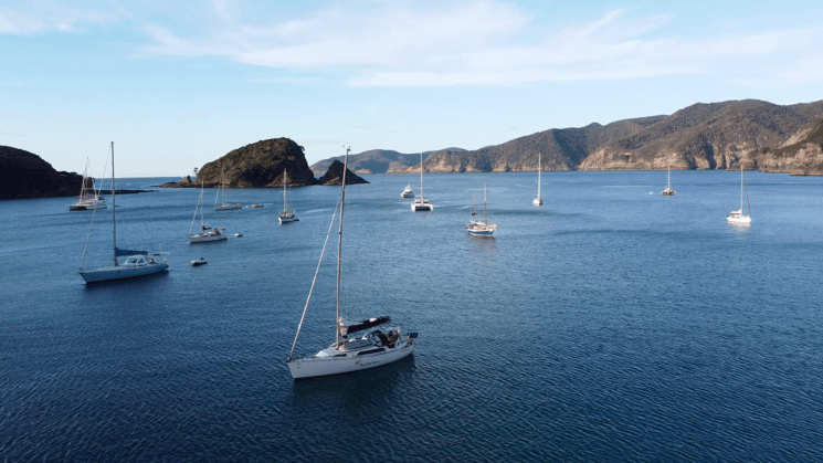 Bateaux en mouillage à Bay of Islands