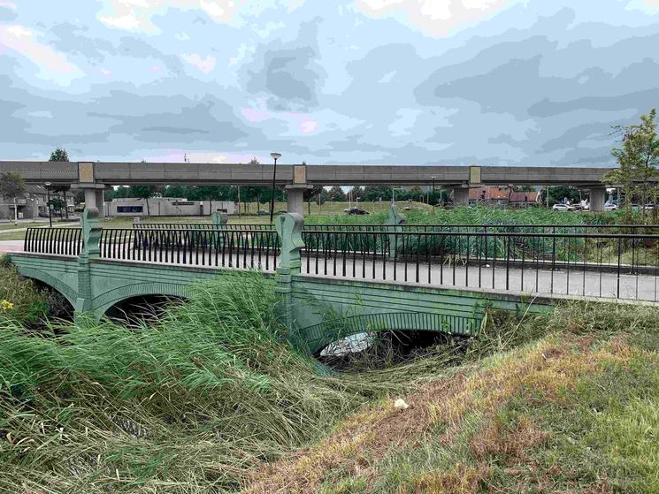 Pont des billets de 100 euros, architecture rococo (Photo: Emma Dailey)