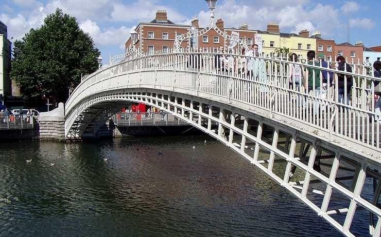 Hapenny Bridge